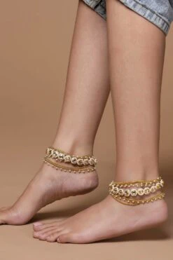 Neli Gold & White Kundan And Pearls Adjustable Anklet
